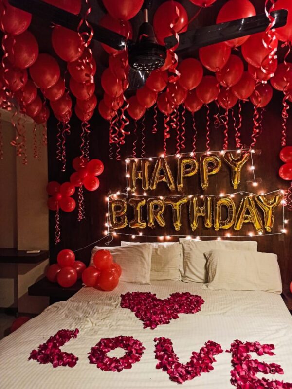 Cosy birthday decoration for couple